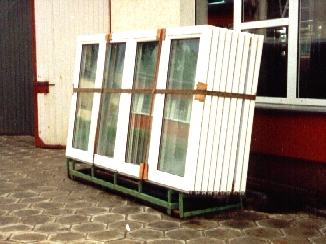 Uniwersalny regał magazynowy okien